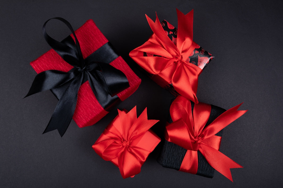 A Comparative Look at DIY vs Store-Bought Gifting Options